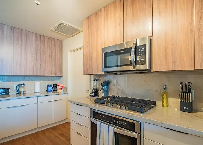 Serene Haven Dt Highrise, Gym, Pool, Parking, W-d, Golf Phoenix