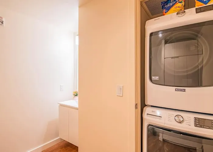 Serene Haven Dt Highrise, Gym, Pool, Parking, W-d, Golf Apartment Phoenix