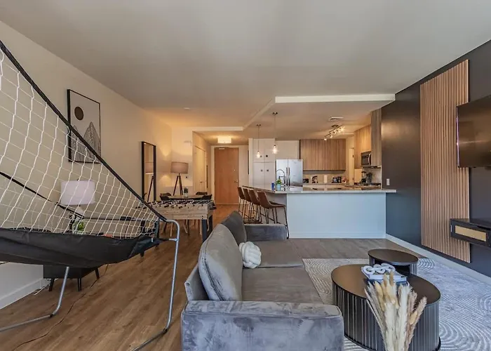 Serene Haven Dt Highrise, Gym, Pool, Parking, W-d, Golf