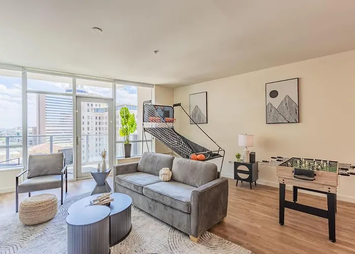 Serene Haven Dt Highrise, Gym, Pool, Parking, W-d, Golf Apartment Phoenix