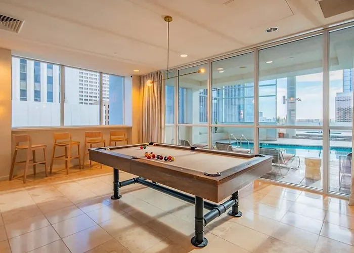 Serene Haven Dt Highrise, Gym, Pool, Parking, W-d, Golf * Phoenix