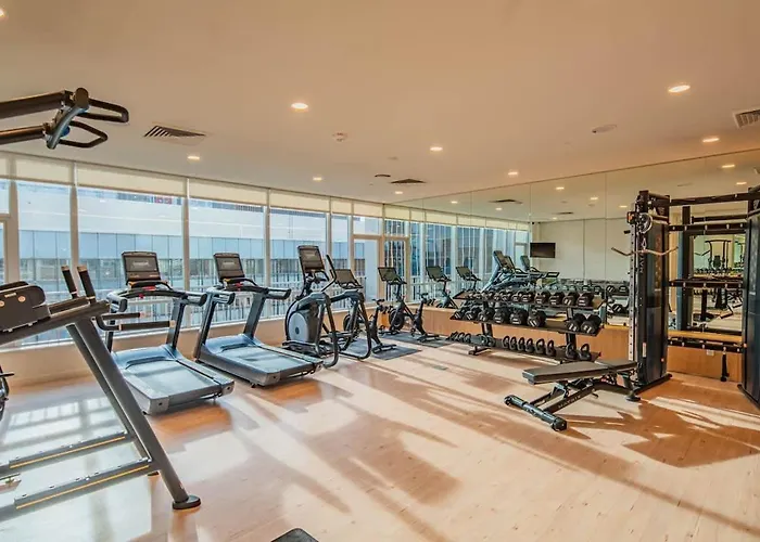Apartment Serene Haven Dt Highrise, Gym, Pool, Parking, W-d, Golf *
