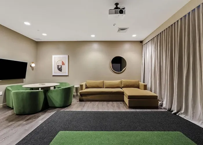 Apartment Serene Haven Dt Highrise, Gym, Pool, Parking, W-d, Golf Phoenix