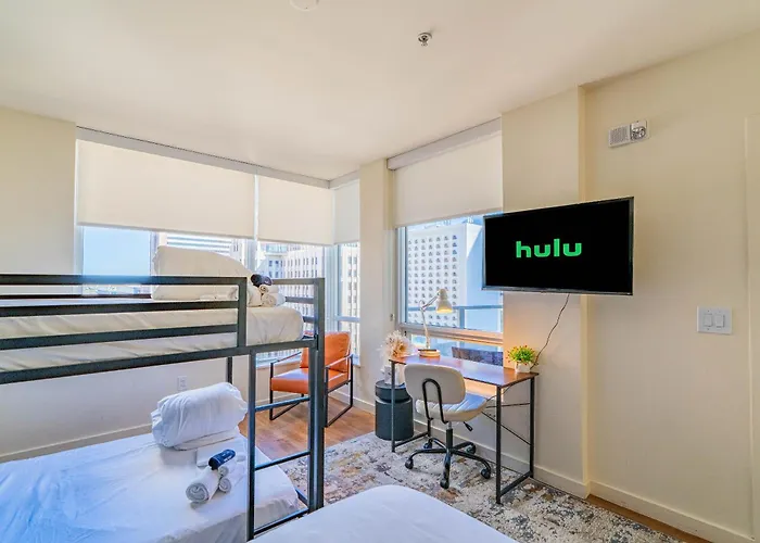 Serene Haven Dt Highrise, Gym, Pool, Parking, W-d, Golf * Phoenix