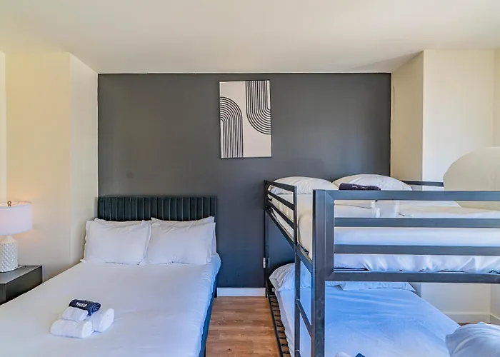 Serene Haven Dt Highrise, Gym, Pool, Parking, W-d, Golf Phoenix